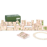 Die kleinen Kartonschachteln des Grapat Adventskalender 2025 Limited Edition, das Heft mit den Spielideen und ein kleine Spielplatte in Kreisform.