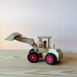 Der Fagus Radlader aus Holz zum Spielen für Kinder ab 3 Jahren.