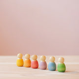 Babys im Kokosnest hell