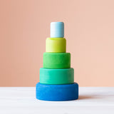 Die fünf Stapelbecher des Grimms Schälchenset "Ozean" aufeinander gestapelt.