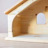 Details des Holzes vom Spielzeug Bauernhof von Drei Blätter.