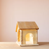 Holzstall für das Bauernhof Spiel von Drei Blätter von der rechten Seite mit dem großen Tor.