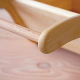 Der Tragegriff der Schubkarre von Lautenbach als Nahaufnahme .