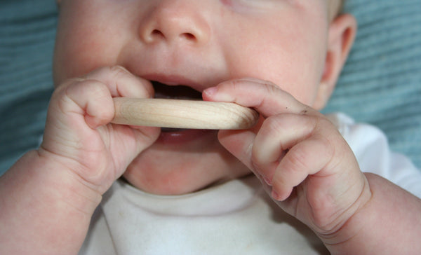 3-6 Monate „Ich entdecke meine Hände“