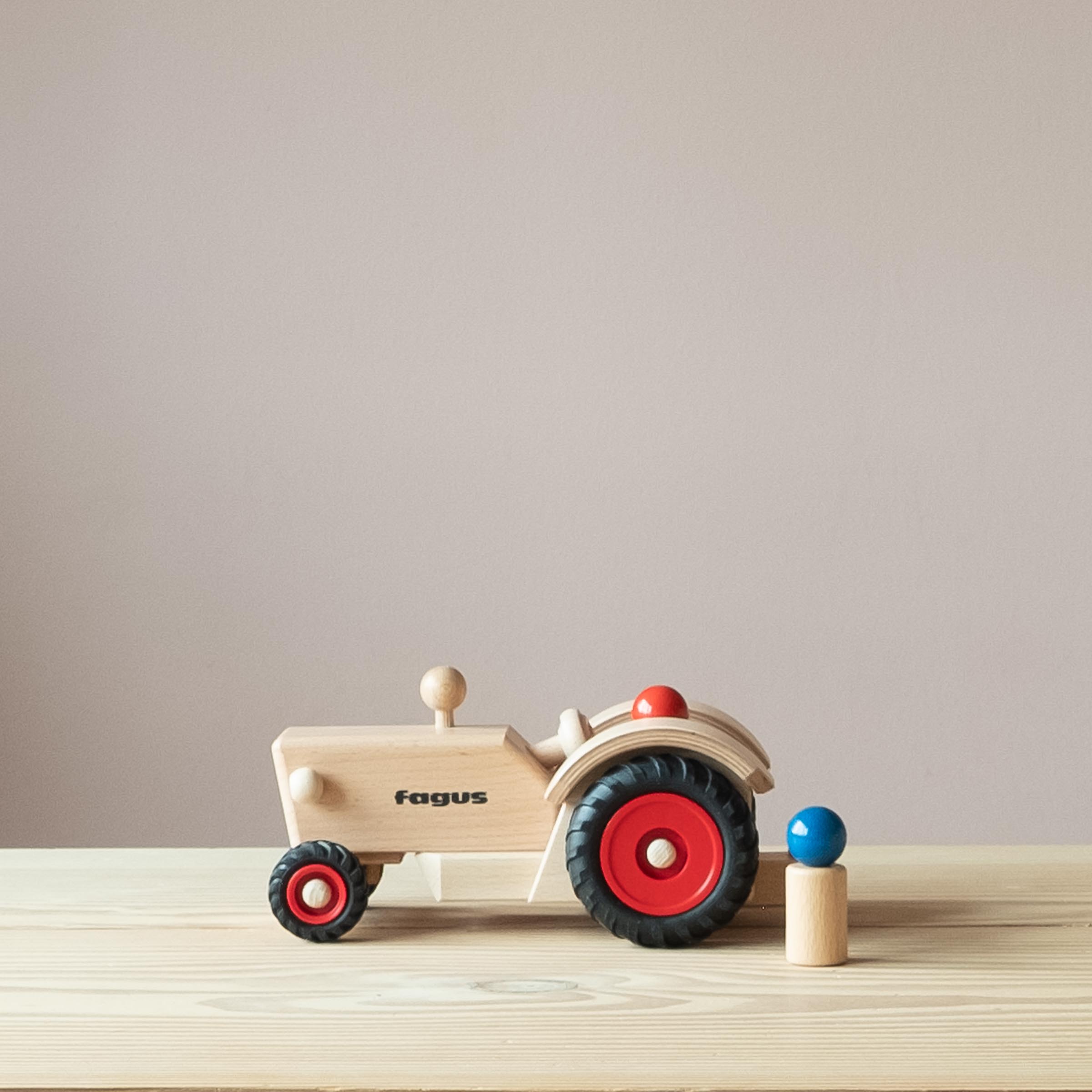 spielzeug traktor holz Fagus Spielzeug Traktor aus Holz kaufen – KOKOMOO