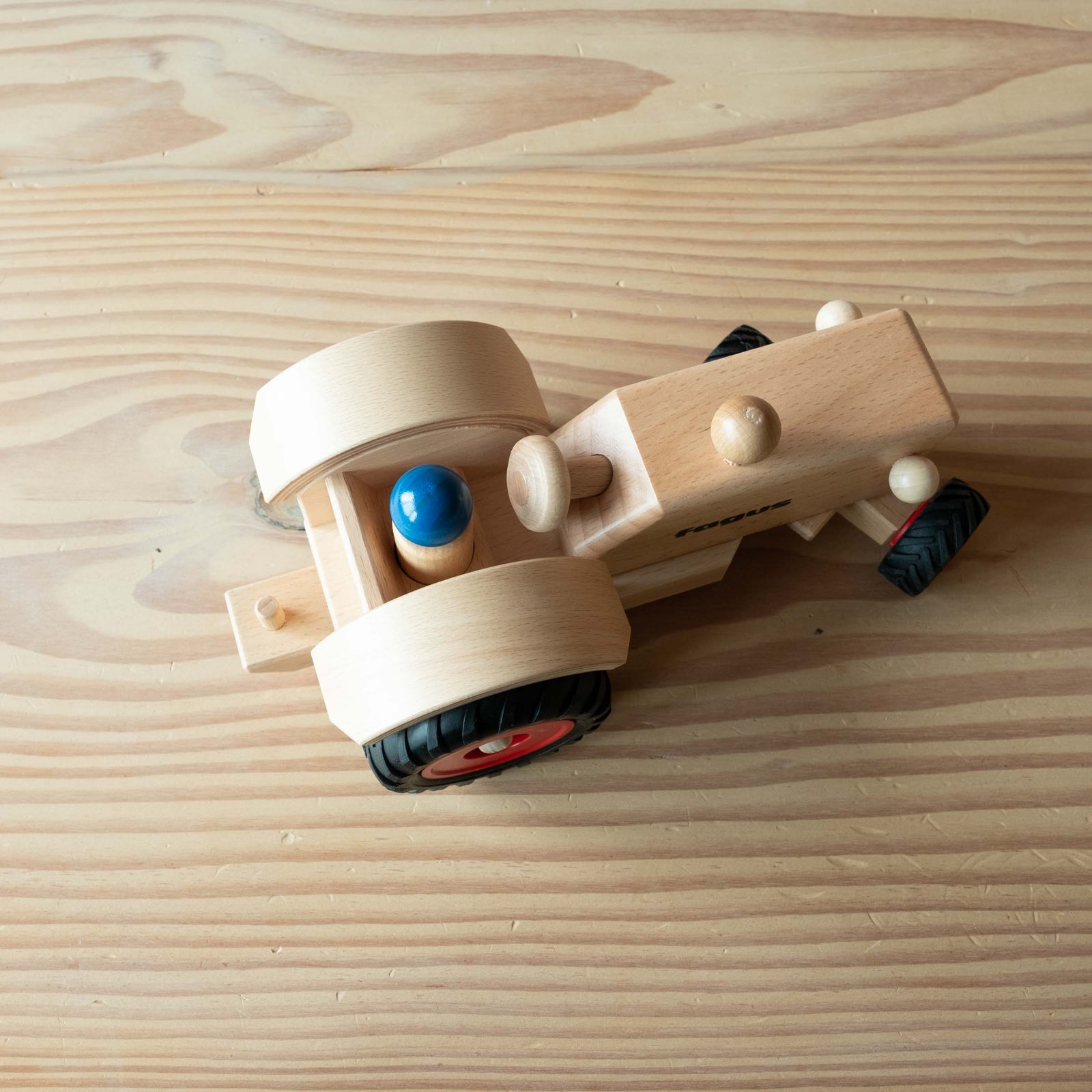 Fagus Spielzeug Traktor aus Holz kaufen – KOKOMOO